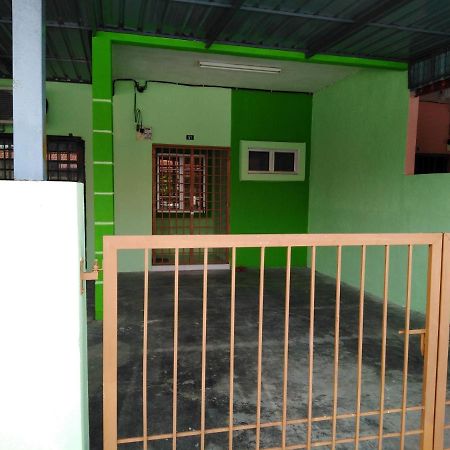 Pelangi Homestay Bota 외부 사진